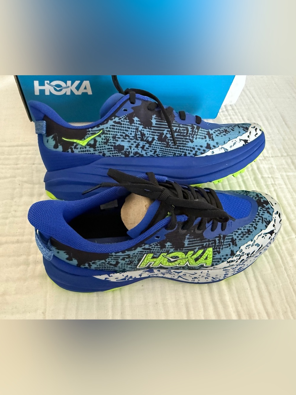 NIB HOKA One One Speedgoat 6 Sneakers Youth 7/ Women’s 8.5